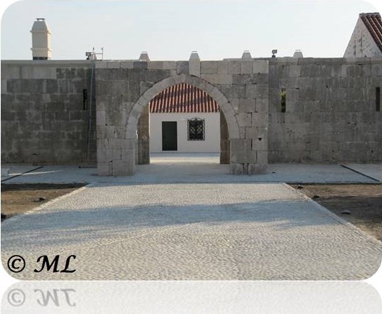 Datei:Vrana Button.jpg