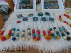 Schmuck aus Schafwolle