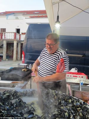 9 190718 1258 Dagnje buzara.jpg