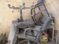 Im Tor wird vorübergehend Müll gelagert.