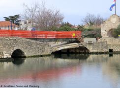Die untere Brücke ist immer noch beschädigt