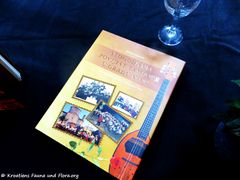 180526 13922 Buch.jpg