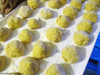 Erdäpfelknödel 160124 7958 txt.jpg