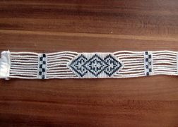 Das Kropfband komplett