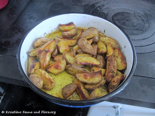 Rosmarinkartoffeln 160324 8285 txt.jpg