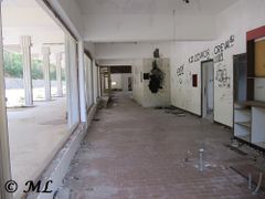 Der zerstörte Busbahnhof, 06/2012