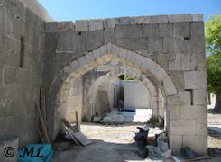 Gegenüber vom Eingangstor erblickt man einen wunderschönen Pavillon.