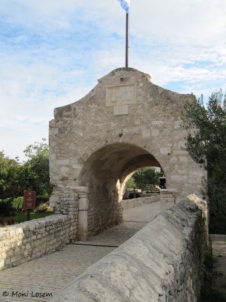 Datei:151001 2065 Stadttor.jpg
