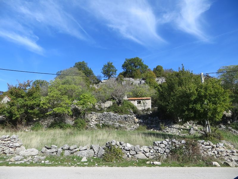 Datei:Dorf 171026 9701.jpg