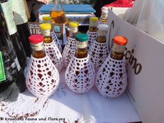 Entzückende umhäkelte Fläschchen mit Rakija